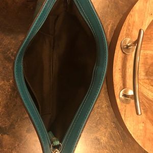 Coach Clutch in dark turquoise